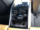 車両の詳細、ご質問につきましては、営業スタッフまでお気軽にご連絡下さいませ。遠方のお客様には実車の詳細動画送信も承ります。お問合せをお待ち致しております。