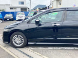 私達の強みは、車の仕入れから整備、板金塗装そして販売、さらにアフターケアまで自社で一貫して行える点にあります。これにより全ての行程に責任を持ち、お客様に信頼できるサービスを提供いたします。