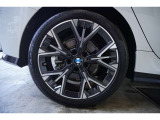 BMWらしい、シンプルですが直感で使いやすい内装デザインです☆お問合せ(無料ダイヤル)0078-6002-613077迄お待ちしております。大阪府吹田市芳野町5-55 毎水曜、第二・第三火曜日定休 営業時間10:00〜18:00