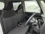 アームレストがついてます。長い距離を運転しても疲れにくいですよ!
