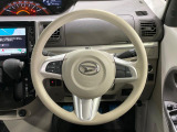 インテリアに合わせたデザインのステアリングは、運転される方のことも考え、運転しやすい形状、大きさです。是非一度、実際に触ってお確かめください。