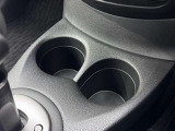 ドリンクホルダーがあって便利で長距離ドライブも可能です