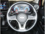 【ハンドルまわり】運転席から見たハンドルまわりです。