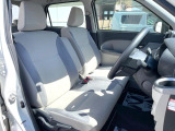 運転席シート廻りは使用感も少なく、良好な状態となっています。前オーナー様が丁寧に使っていたことがよくわかりますね。