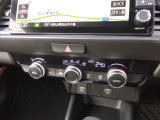 オートエアコン装着車で車内はいつも快適です!