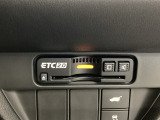 ETC2.0装備車です。高速道路の渋滞情報や静止画像提供などをナビとリンクして画面でお知らせします。また、高速道路の一時退出対象インターでは料金据え置きで一時退出もできます。