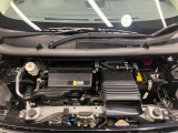 エンジンルームもクリーニング済みできれいですよ。日産の整備士がしっかりと丁寧に点検していますので安心してお乗りいただけます