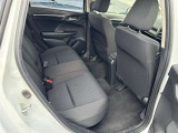 コンパクトなつくりの車なのに後部座席も広々使えるんです!
