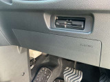 ニーエアバックが装備されています
