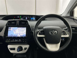 スタイリッシュなインパネ周りです!運転の際、常に目にする部分は、シックにまとめた飽きの来ないデザインが人気です!