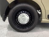 純正ホイール☆Honda車にぴったりなデザインのホイールカバー付です。