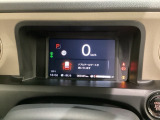 デジタル表示のスピードメーターとタコメーター、燃費やオドメーターなどの表示の他に、ホンダセンシング機能などの表示もできる多機能なマルチインフォメーション・ディスプレイです。