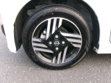左フロント日産純正ホイール