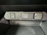 シガーソケット用の充電器が使用可能です!