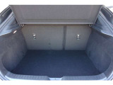 日常の使用に十分な広さの荷室です♪簡単な操作でシートアレンジもできます♪