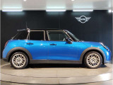 ☆MINIの車の始まりは大人四人がギリギリ乗れるコンパクトな車です!!今となっては3ナンバーですが、もともとは5ナンバーの車でした!!