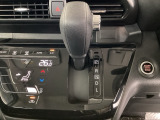 発進時から滑らかに加速する無段階変速のCVTはストップ&ゴーの多い街の中も快適です