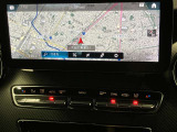 美しいグラフィックによる地図表示、ETC2.0対応VICSの広域渋滞情報を考慮したルート案内が可能。高精細ワイドディスプレイの美しい地図表示。更に、ITSスポットやVICSサービスで、より正確な渋滞情報が確認可能。