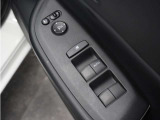◆パワーウィンドウスイッチ◆運転席から全席の窓の開閉操作を行うことが出来いつでも換気ができます!