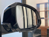 レーンチェンジウォーニング装備。車線変更時の安全確認をサポートしてくれます。