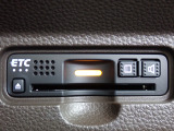 ■【ETC車載器】が装備されています。セットアップをしてお渡しとなり、ETCカードを差し込むだけで高速道路の利用が可能です。