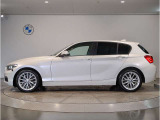 BMWではロングホイールベースの採用をしており、すべての車種に適用され、走行中の安定感の向上されております。また室内空間の広さにも貢献しております。