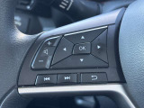 ステアリングスイッチ付きで手元でオーディオ操作可能です♪各設定もこちらのスイッチでできます