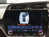 ステアリングスイッチはハンドルを握ったままで各種装備の設定・オーディオの操作が可能。その他衝突軽減ブレーキの設定や踏み間違い等も・・・