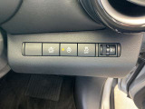 運転席右側に配置された操作スイッチ。