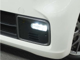 ◆フォグライト◆ 霧などの悪天候時、自車の位置を示すとともに前方や路肩が見えずらい時、近い位置をワイドに照らしてくれます