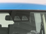 フロントガラスに衝突軽減ブレーキのカメラが付いて安全面もバッチリです。