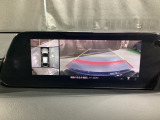 狭い場所での駐車やすれ違いなどでより的確な運転操作に役立つ360&deg;ビューモニターが装備されています。
