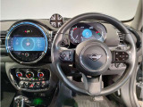 ミニ独特のゴーカートフィーリングと呼ばれる軽快なハンドリングはAT車、MT車のどちらでも楽しめます。