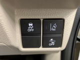 【運転席インパネスイッチ】安全装置関係のスイッチも操作しやすい位置に配置されています。