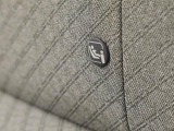 厚みがあって、座り心地のいいソファのようなシート。運転席も助手席もリラックスしてゆったりと座れます。