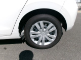 車体にぴったりの純正ホイールです。