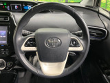インテリアに合わせたデザインのステアリングは、運転される方のことも考え、運転しやすい形状、大きさです。是非一度、実際に触ってお確かめください。