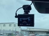 ドライブレコーダー付きです!!映像・音声などを記録する車載装置です。 もしもの事故の際の記録はもちろん、旅行の際の思い出としてドライブの映像を楽しむことができます!!