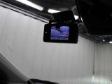 交通事故処理の迅速化等、運転中の「万が一」を記録してくれ、もしもの時も心強いドライブレコーダーを装備しています。