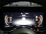 車両状態や走行道路の時速表示等のインフォメーションが備わっていますスピードメーターは上質なデザインとなっております。
