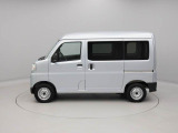 当社では全車、納車前にサービス工場で12ヶ月点検相当の整備を実施しております。そこで確認された不具合箇所は修理しておりますのでご安心下さい。