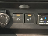 フロント両席にはシートヒーターが付いています!寒い日に便利な装備ですね。