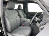 高いホールド性で運転姿勢が安定します。長距離ドライブでも疲れにくいのが魅力です。快適なドライビングライフをお送りください♪