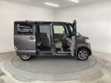 当店での販売車両は、車検整備はもちろん、車検残ありの車両でも点検整備をしっかり終わらせてからお客様へ引き渡し致しますので、安心してご購入いただけます♪