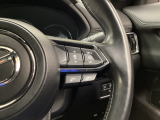 MRCC(マツダレーダークルーズコントロール)は先行車との車間を維持しながら追従走行を行い、長距離でのドライバー負担を軽減させてくれます。