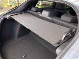 荷室にはトノカバーを装備しており、荷物を目隠しできるためプライバシー性が高く安心です。