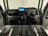 【前方視界】開放的な前方視界!運転がしやすく疲れにくいです♪窓が大きく、見通しがとっても良いおクルマですよ♪