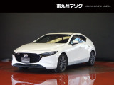 中古車専門再生工場にて熟練専任スタッフが丁寧に清掃、仕上げを実施しております。また、お客様に安心してご検討いただける様、公取協が定める基準に基づき車両検査を実施し、車両状態評価証を発行しております。