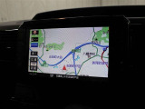 安全性を考慮し、視線移動の少ない位置にセットされた純正SDナビ!CD、DVDビデオ、フルセグTVに対応でHDMI/USB端子も備えられています。