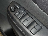 電動格納式ドアミラー・パワーウインドウを装備しています。